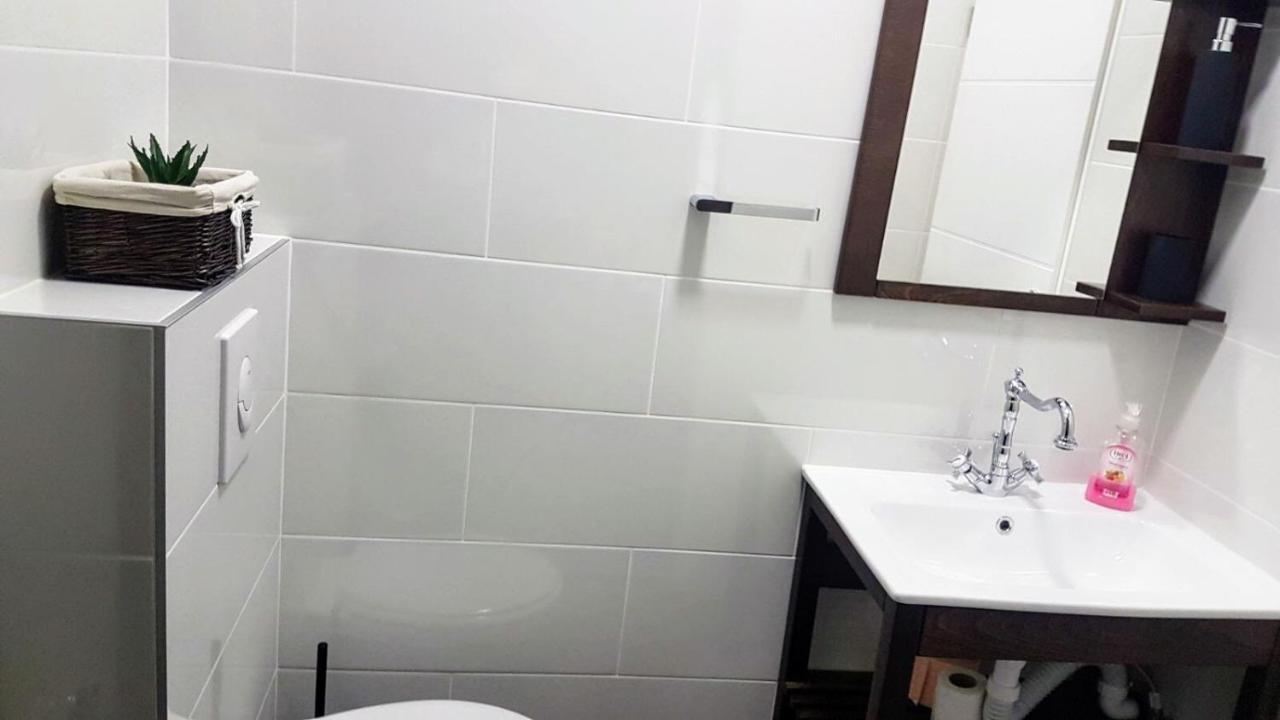Apartments Flanaticus พูลา ภายนอก รูปภาพ